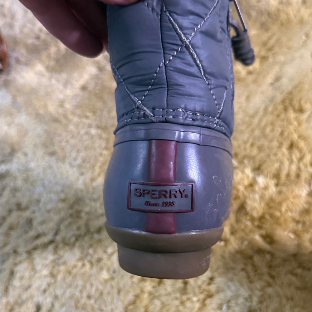 Stylish Gray Quilted Women's Boots 6.5 Sperrys - Picture 7 of 9
